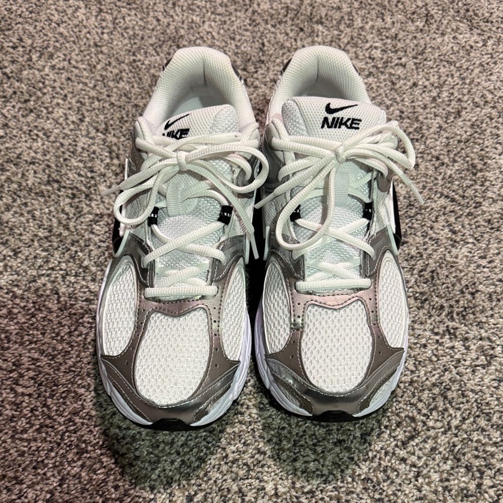Nike Women's White Gray Athletic Sneakers